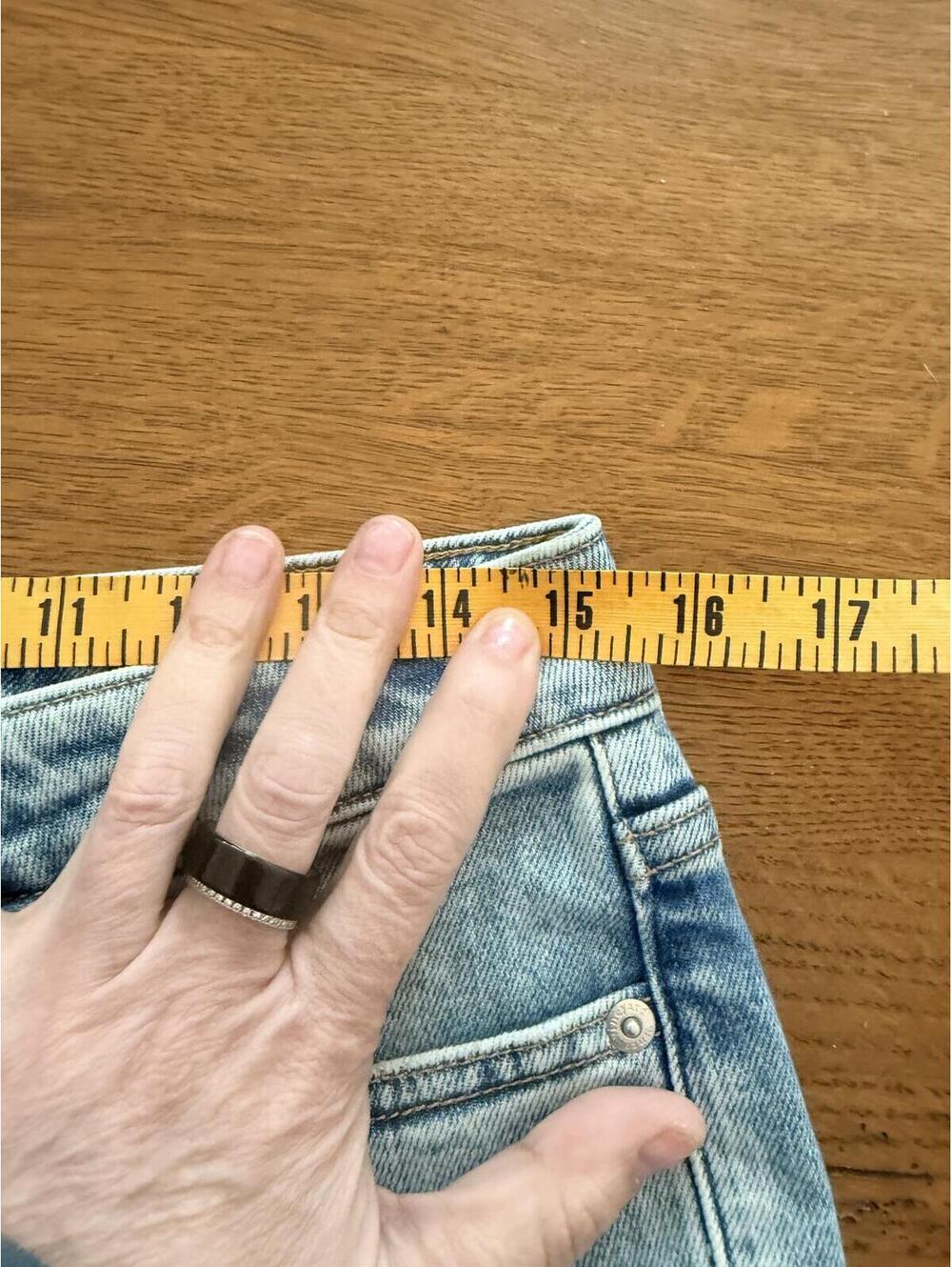Vineyard Vines Light Wash Straight Leg Jeans with 15.5 Inch Waist - Picture 3 of 7